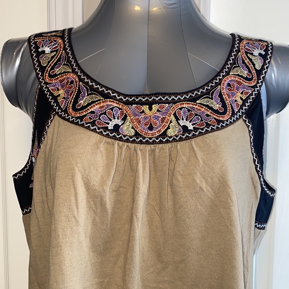 3/$20 - RXB Women’s Top / Tank - Picture 2 of 6